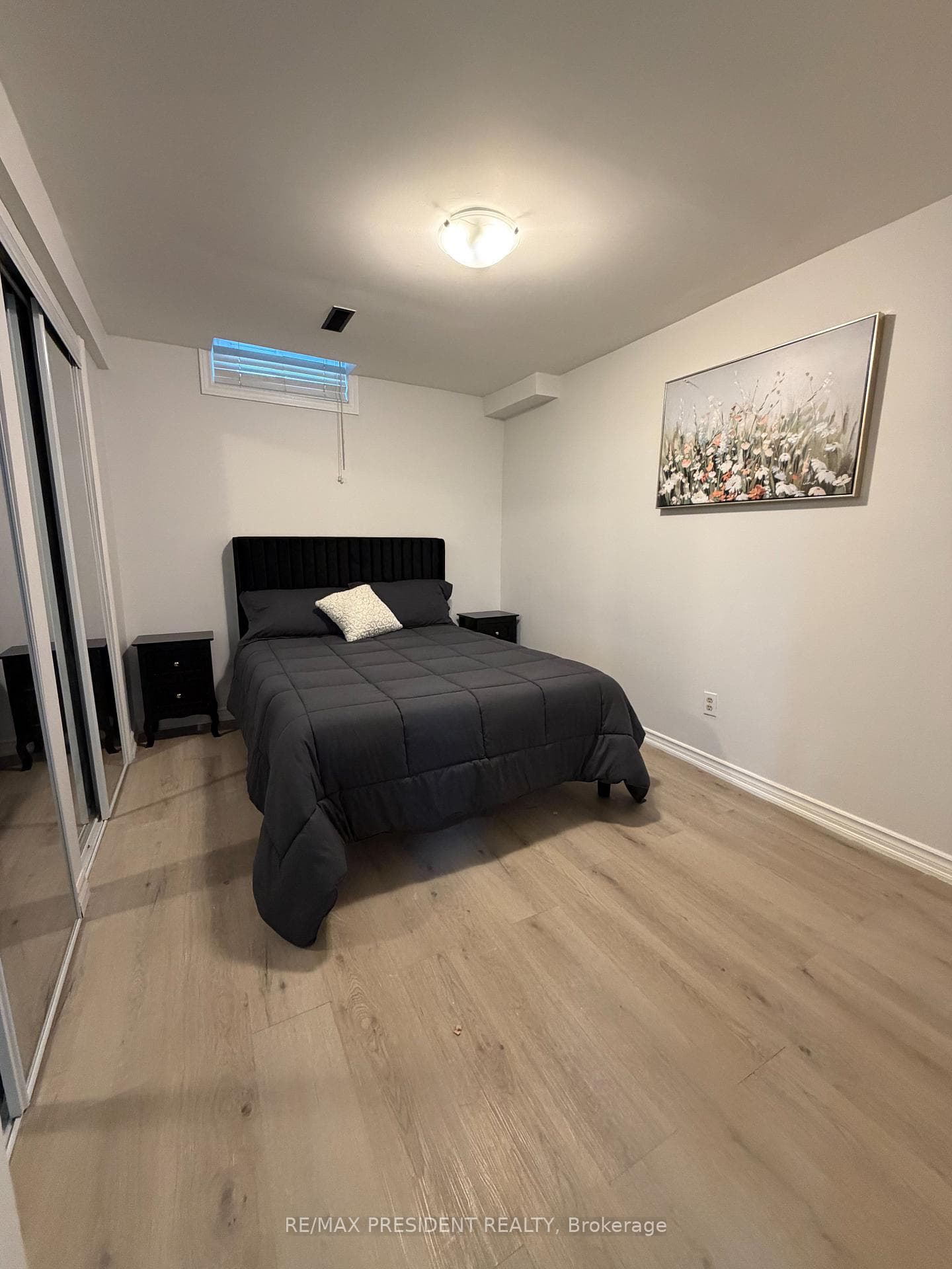 6760 Darcel Avenue Unit Basement, Mississauga