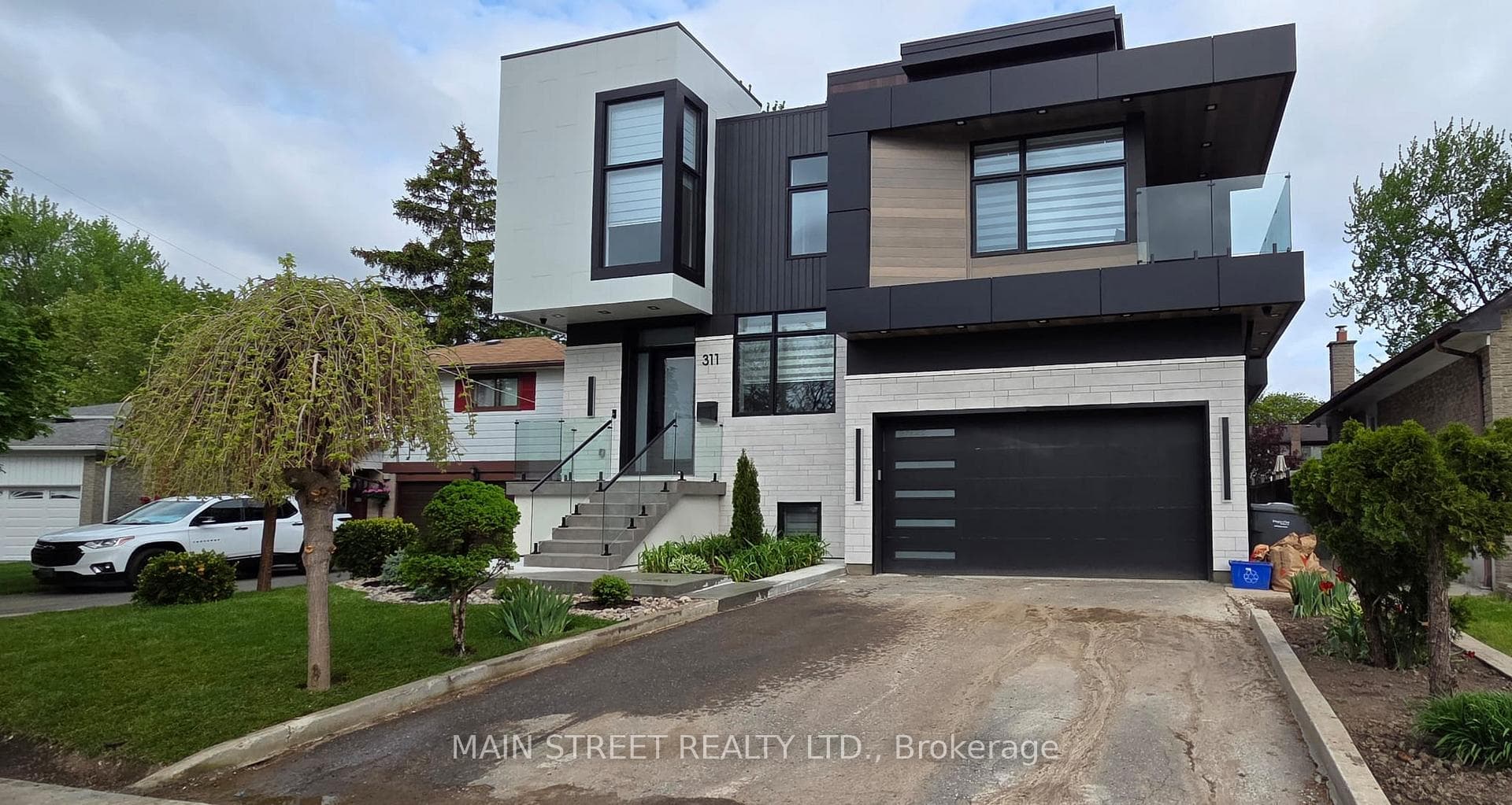 311 Fiona Terrace, Mississauga, ON L5A 3E5 - Photo 1