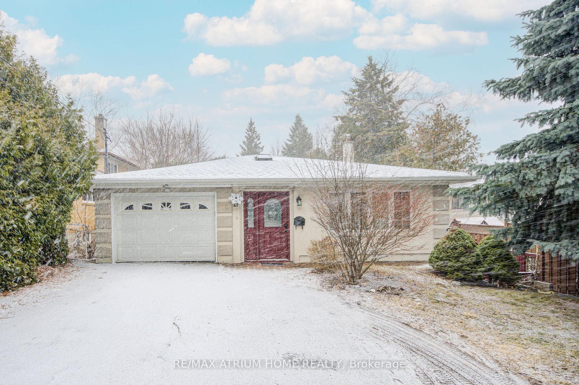 18 Doverwood Court, Willowdale / Newtonbrook, ON M2M 2G7 - Photo 1