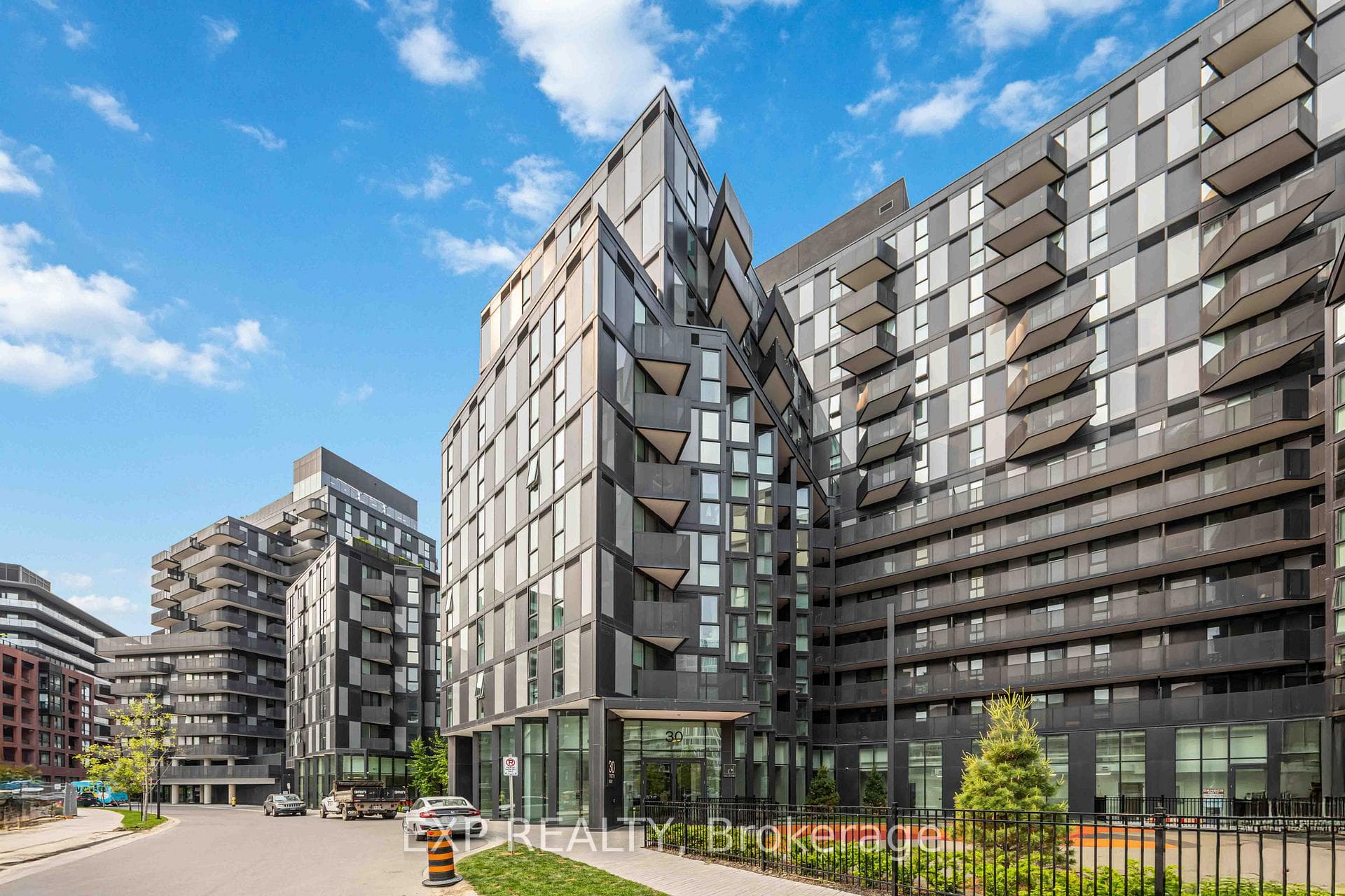 30 Tretti Way Unit 219, North York (Bathurst Manor / Clanton Park), ON M3H 0E3 - Photo 1