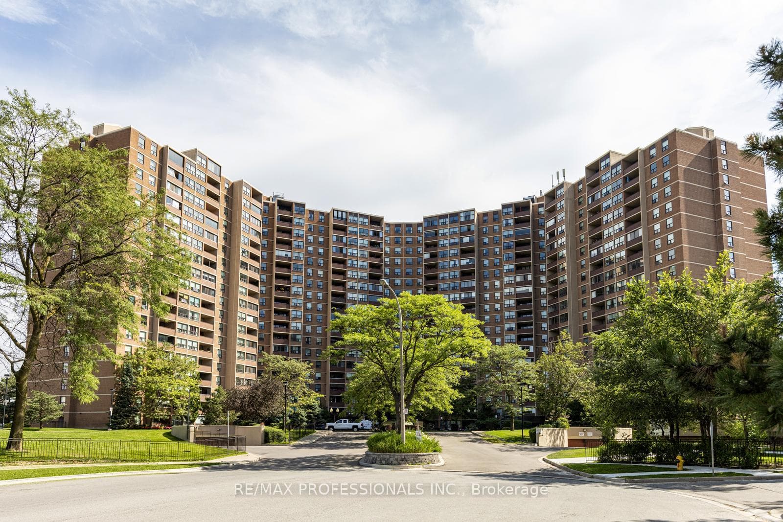 716 The West Mall Drive Unit 1203, Toronto W08
