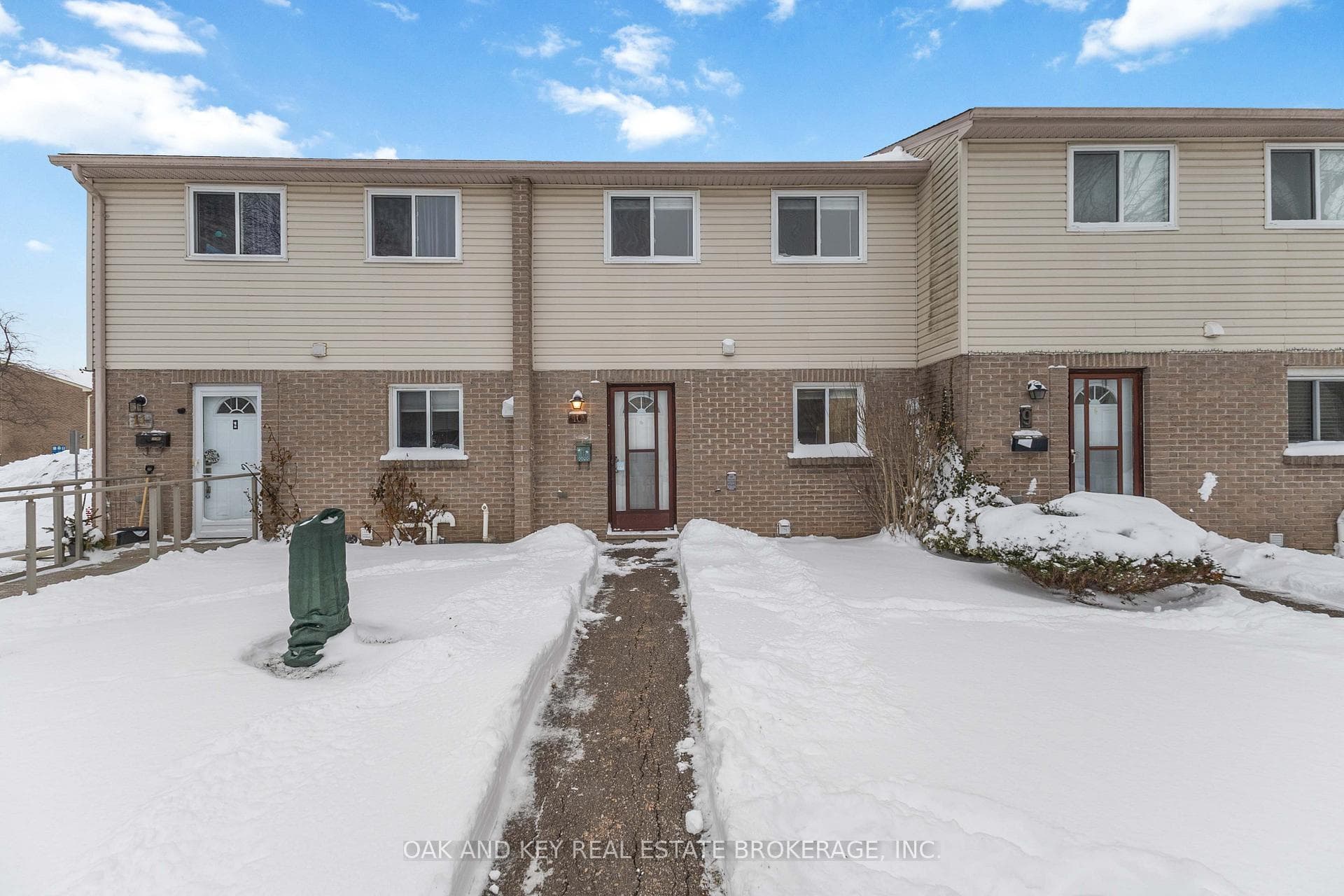166 Southdale Road Unit 10, London South, ON N6J 2J1 - Photo 1