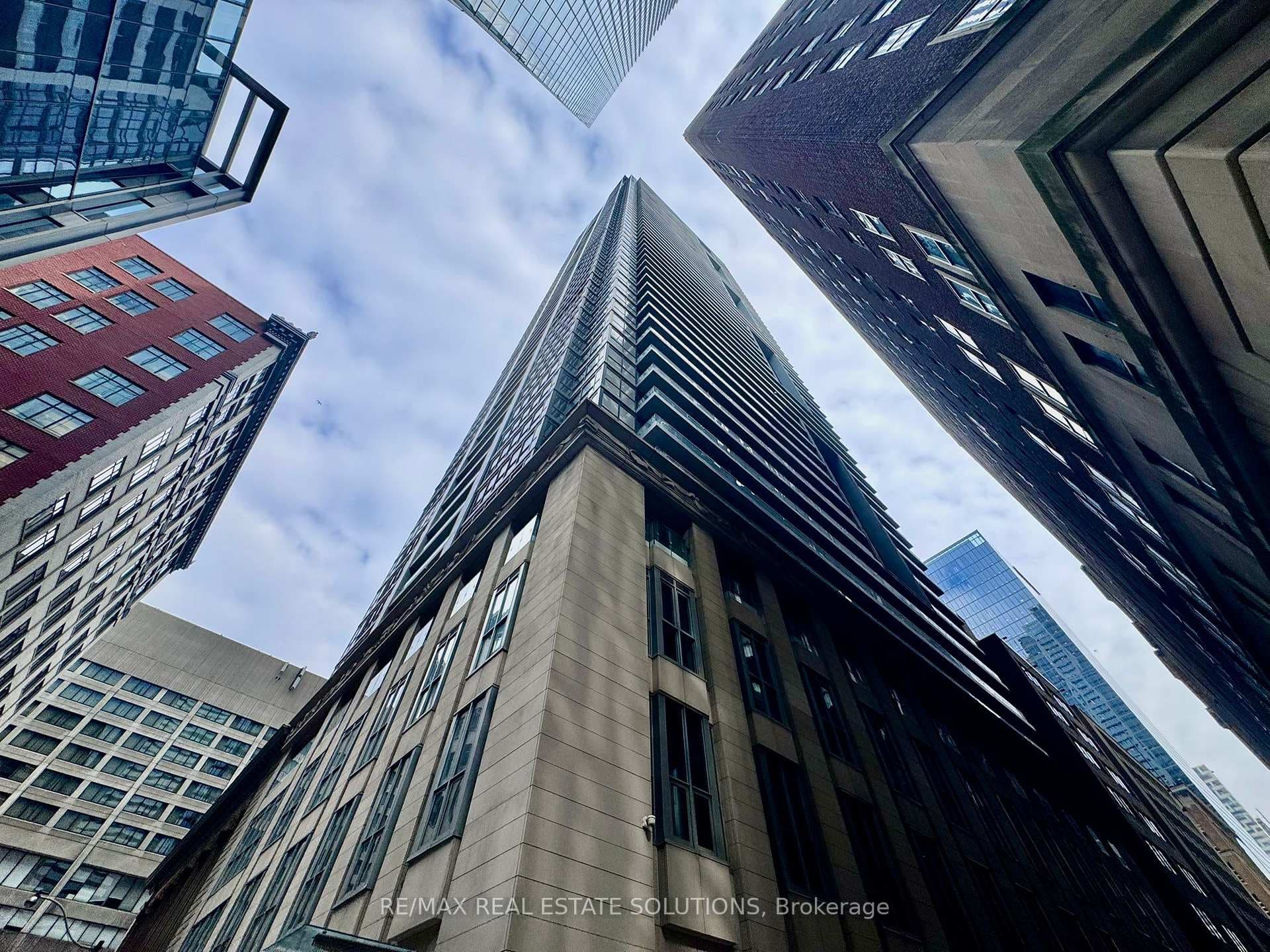 70 Temperance Street Unit 605, Downtown Toronto / Waterfront, ON M5H 0B1 - Photo 1