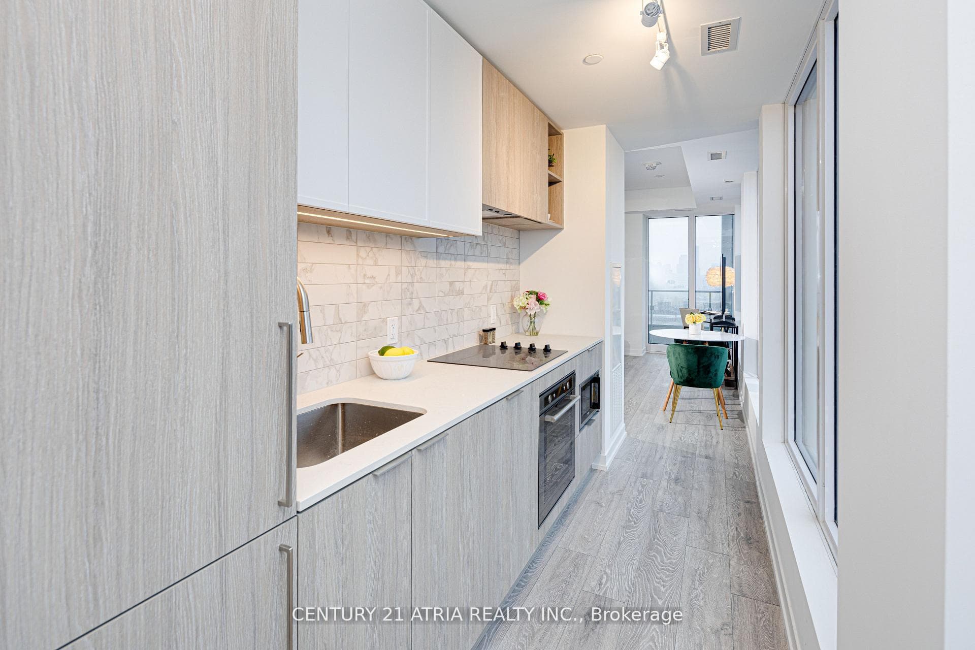 2020 Bathurst Street Unit 1820, Forest Hill / Deer Park, ON M5P 0A6 - Photo 1
