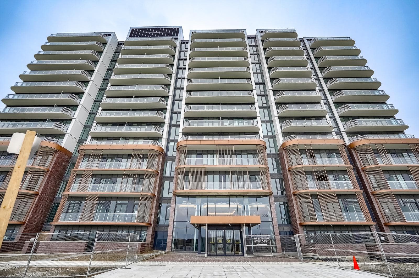 220 Missinnihe Way Unit 702, Mississauga, ON L5H 0A9 - Photo 1