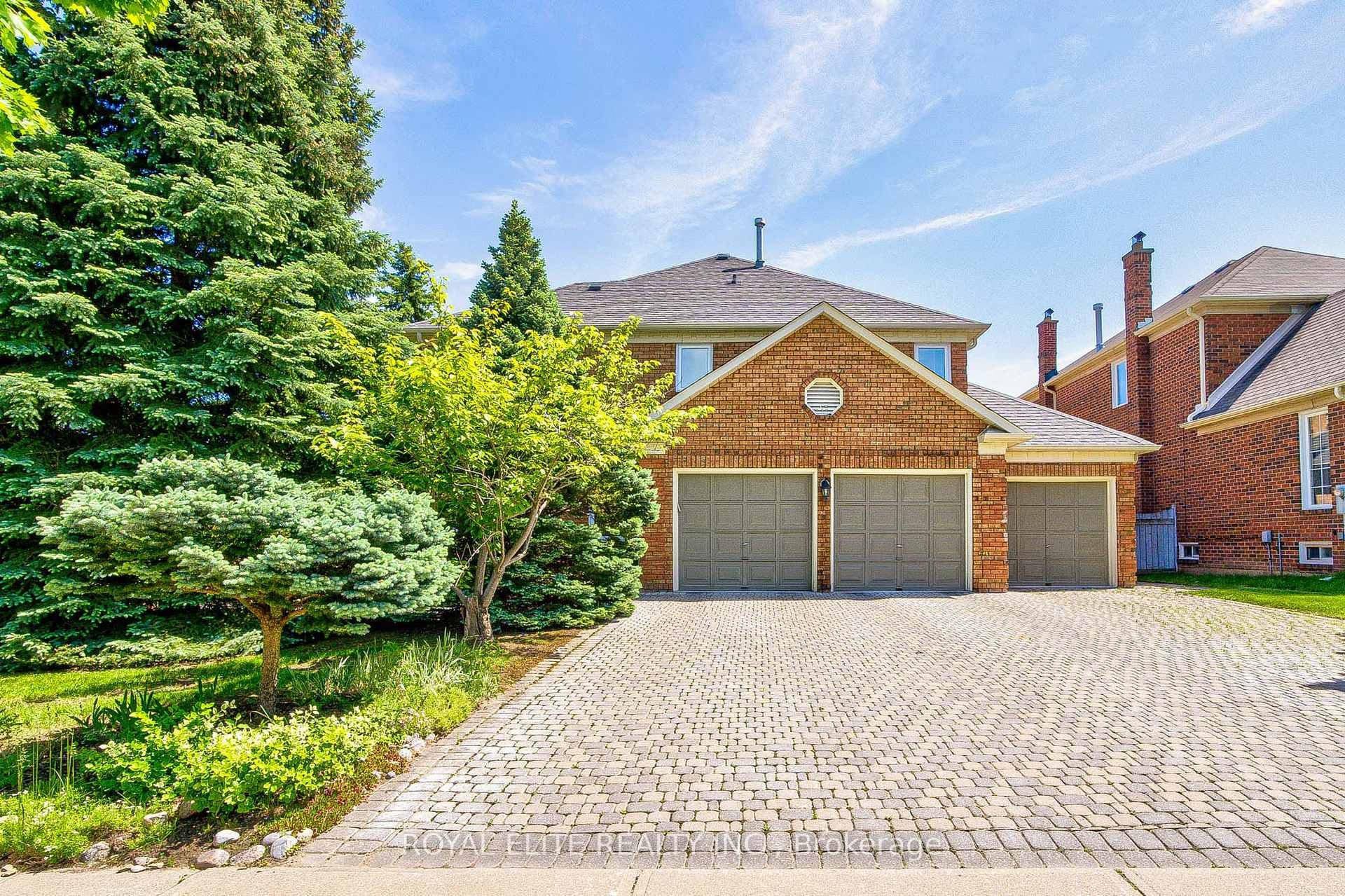 2 Chadwick Crescent, Richmond Hill