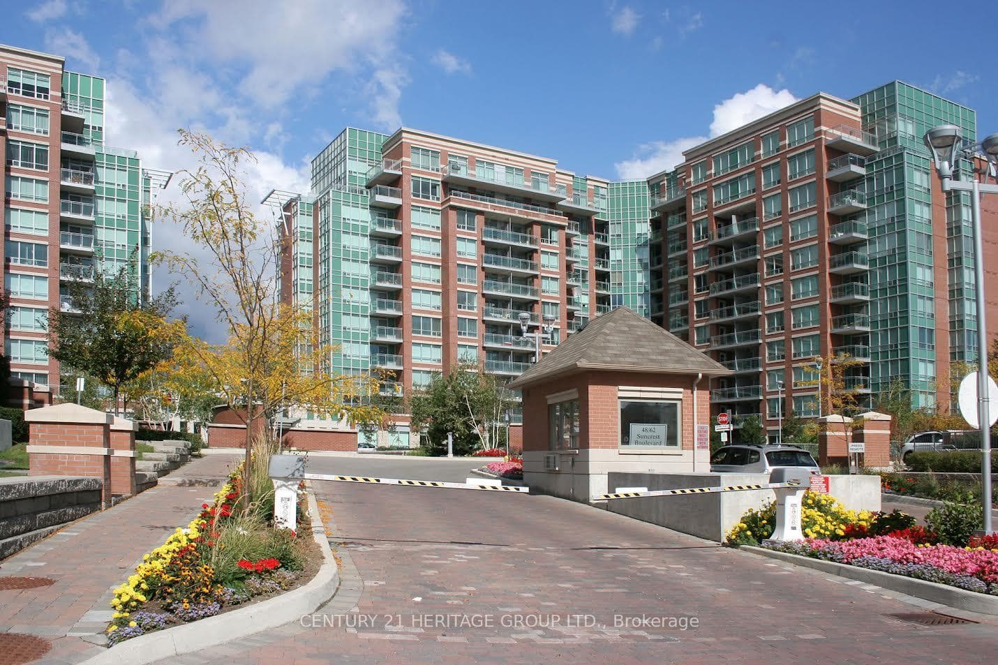 62 Suncrest Boulevard Unit B71, Markham, ON L3T 7Y6 - Photo 1