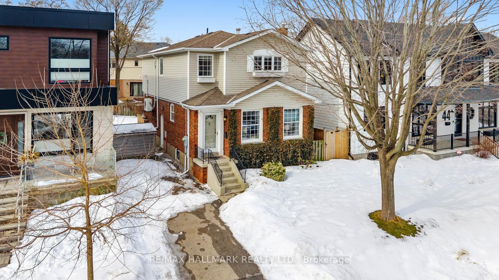 42 Hunt Club Drive, Birch Cliff / Cliffside, ON M1N 2X1 - Photo 1