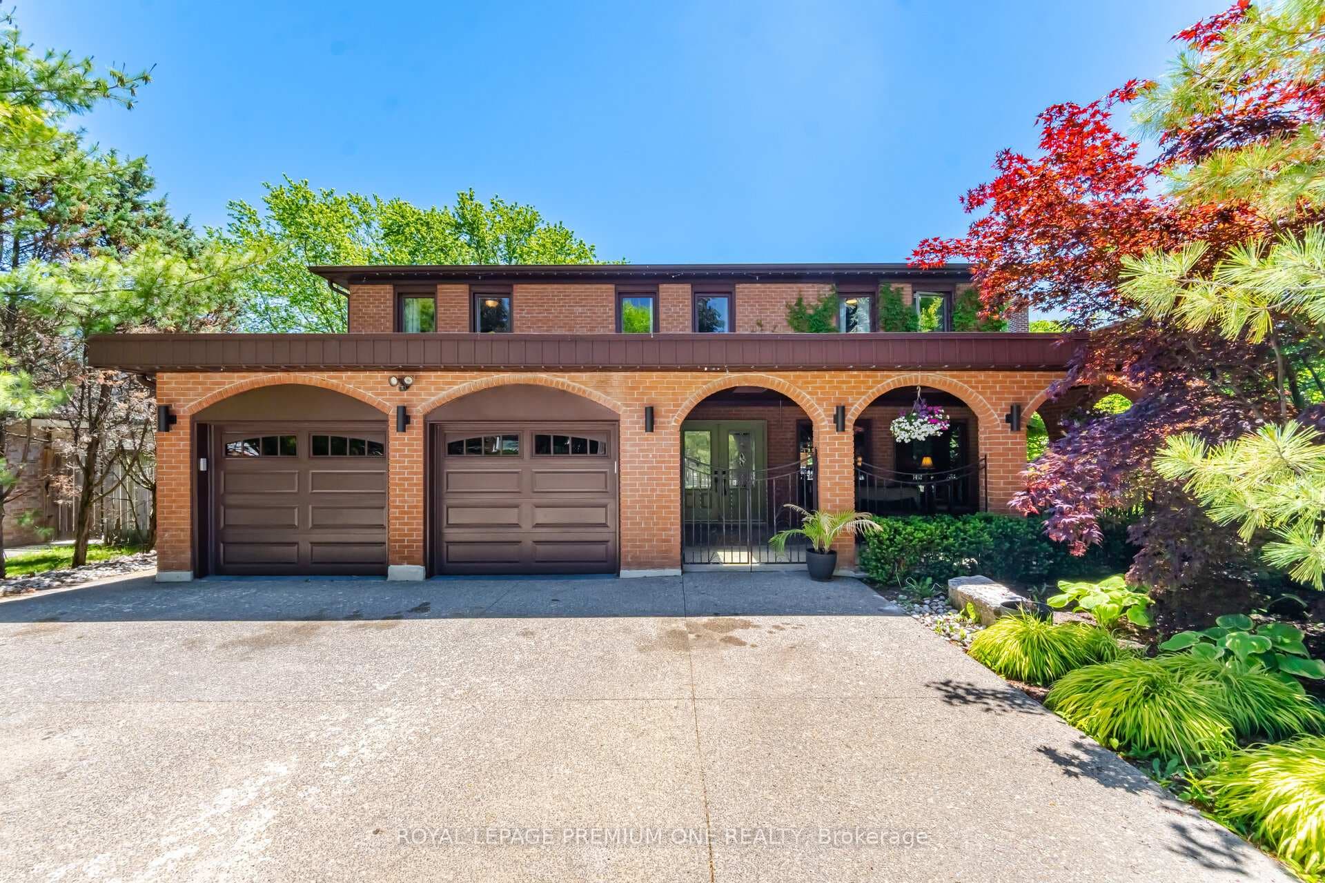 2301 Nikanna Road, Mississauga, ON L5C 2W8 - Photo 1
