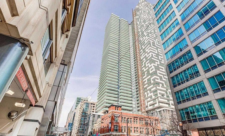 25 Richmond Street Unit 2706, Toronto C08