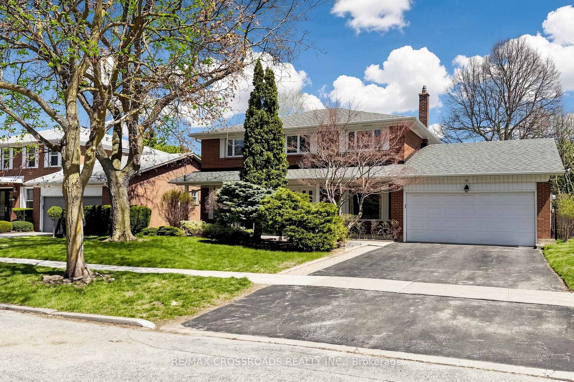 9 Tullamore Drive, Bridle Path / York Mills / Hoggs Hollow, ON M2L 2E9 - Photo 1