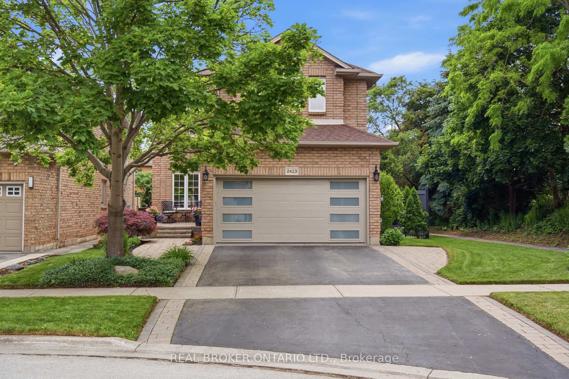 2423 Valley Heights Crescent, Oakville, ON L6H 6X2 - Photo 1