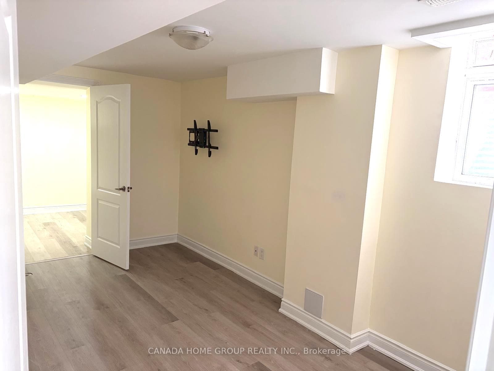 103 Sugarhill Drive Unit Bsmt, Brampton, ON L7A 3X3 - Photo 1