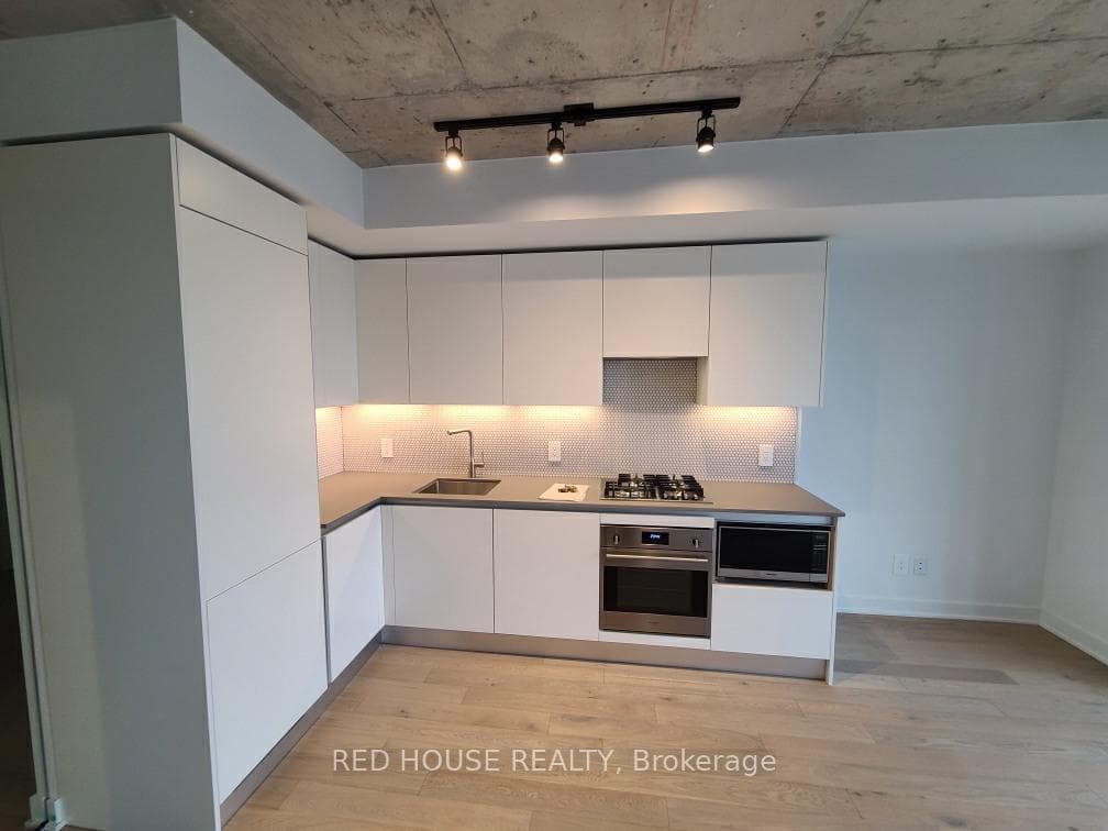 2720 Dundas Street Unit 523, Bloor West Village / Swansea, ON M6P 0C3 - Photo 1