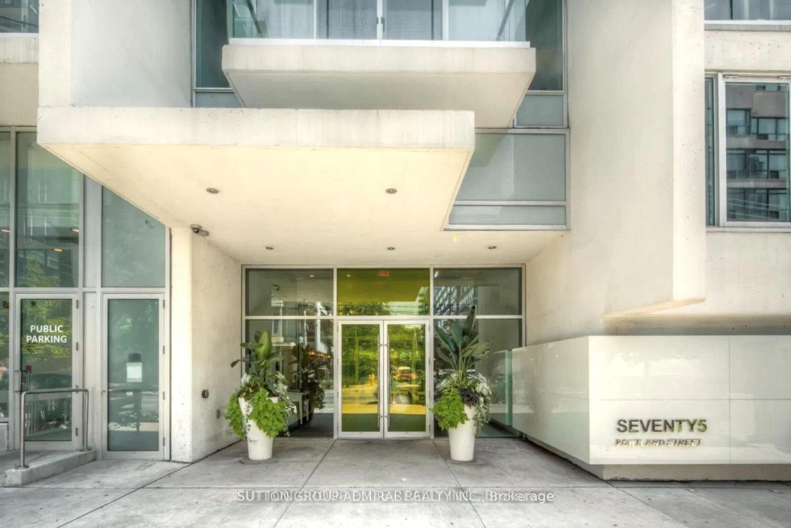 75 Portland Street Unit 525, Downtown Toronto / Waterfront, ON M4Y 0H5 - Photo 1