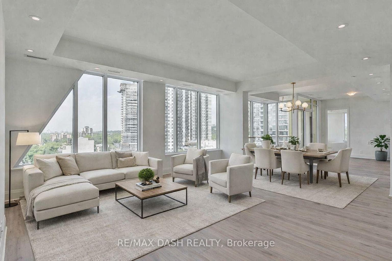 151 Avenue Road Unit 1001, Annex / Yorkville / Summerhill, ON M5R 2H7 - Photo 1