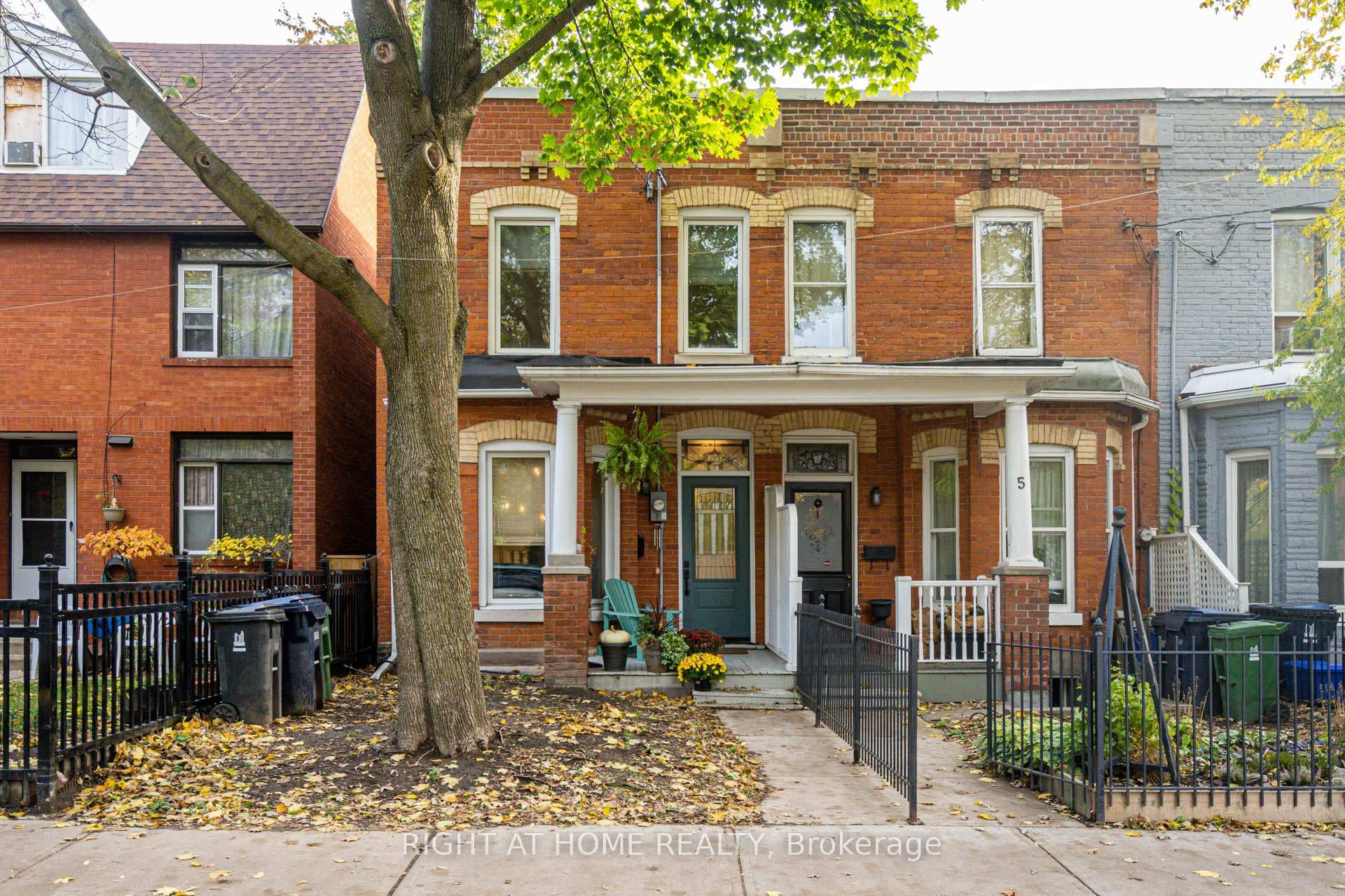 7 Gwynne Avenue, High Park / Junction / Roncesvalles, ON M6K 2C2 - Photo 1