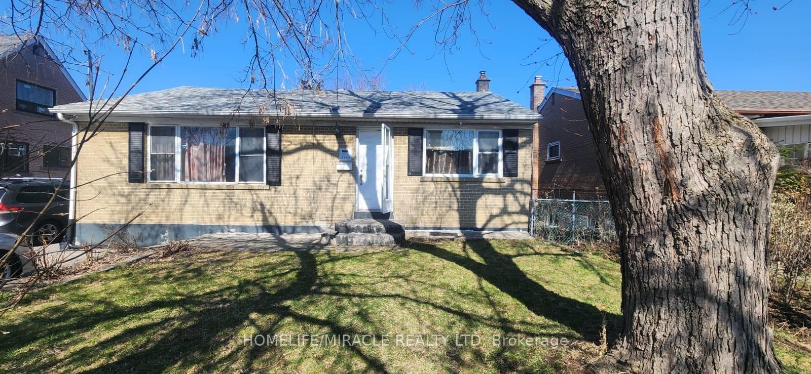 3355 Capricorn Crescent, Mississauga, ON L4T 1S3 - Photo 1