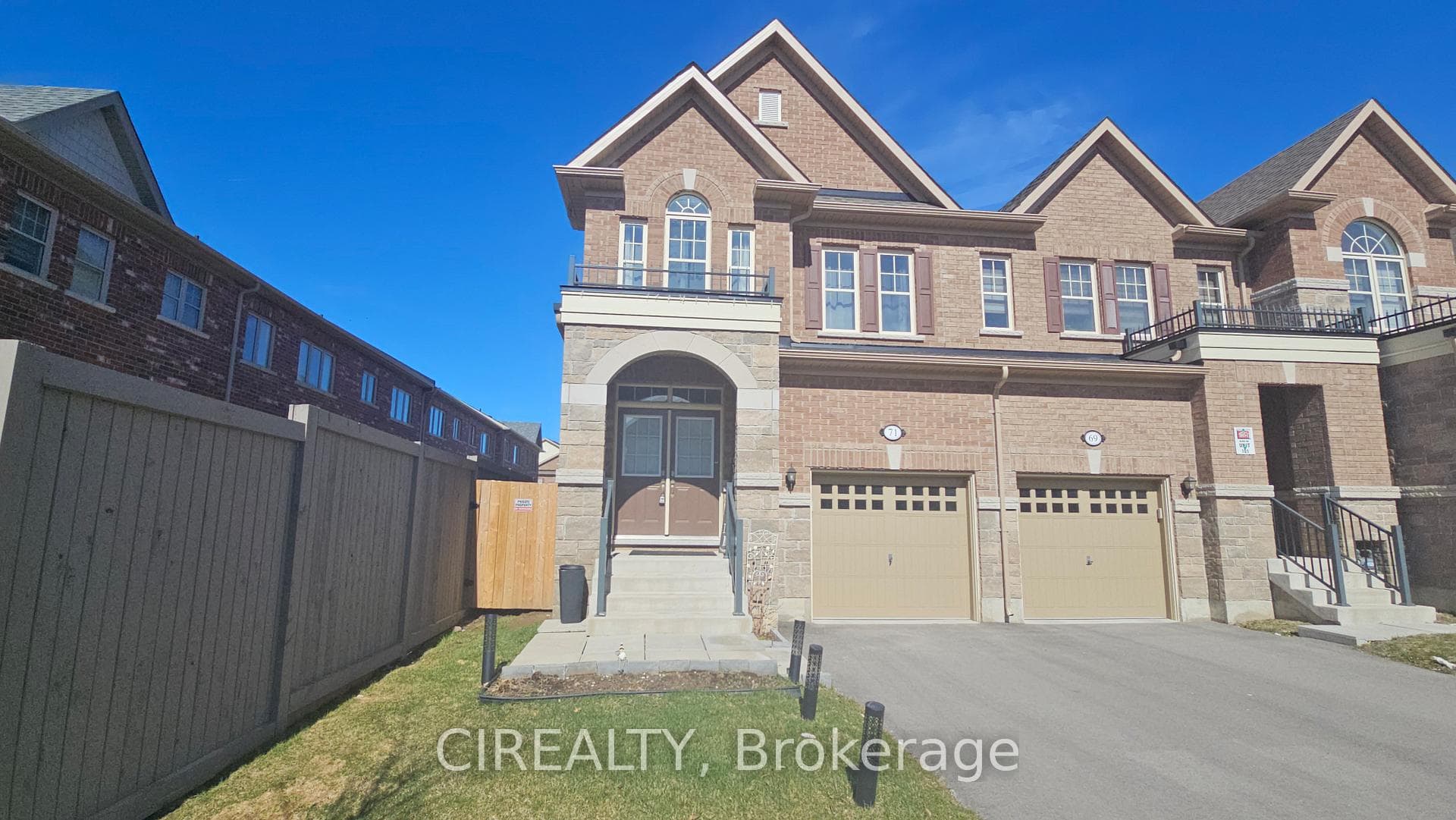 71 Finegan Circle, Brampton, ON L7A 0B7 - Photo 1
