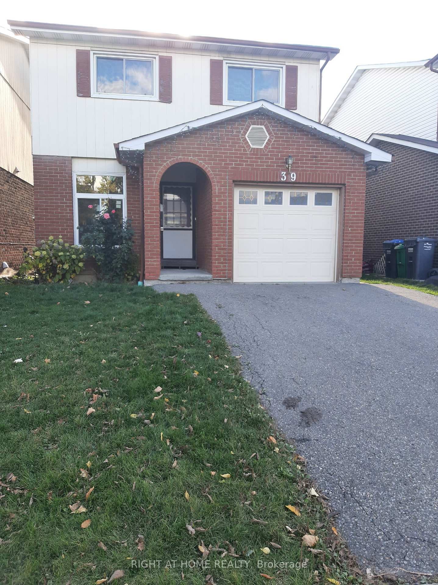 39 Hockley Path, Brampton, ON L6V 3R2 - Photo 1