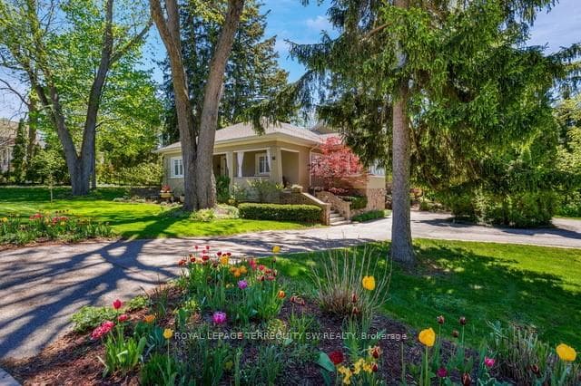 41 Kennedy Street, Aurora, ON L4G 2L6 - Photo 1