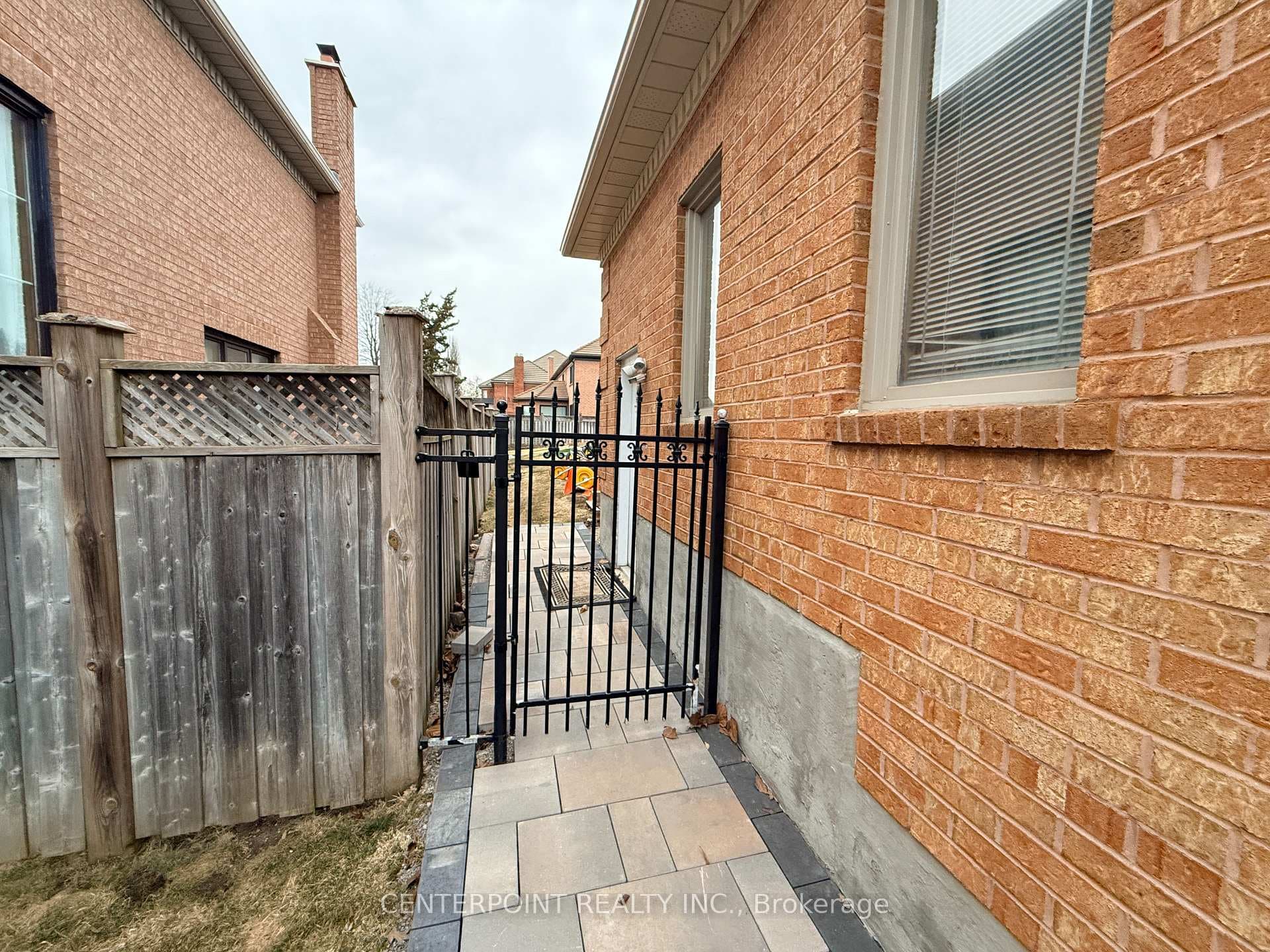 1 Ardmore Crescent, Richmond Hill, ON L4B 2G7 - Photo 1