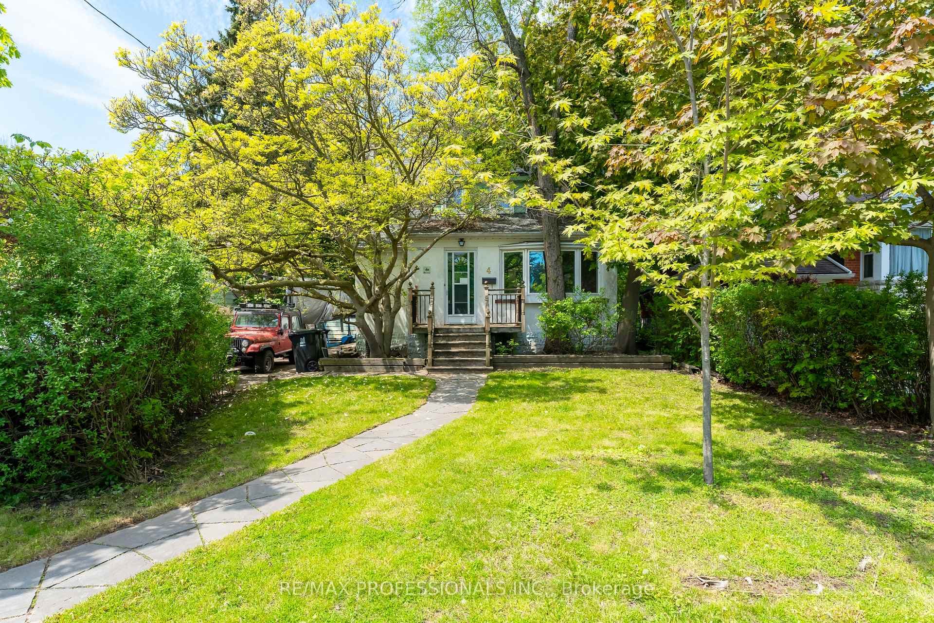 4 Elton Crescent, Liberty Village / Parkdale / South Parkdale, ON M8W 2X8 - Photo 1