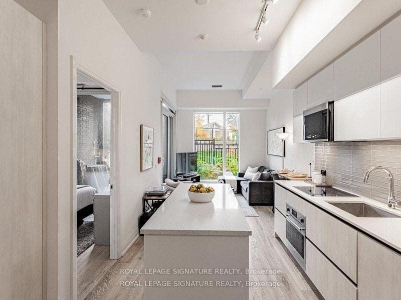 21 Park Street Unit 102, Mississauga, ON L5G 0C2 - Photo 1