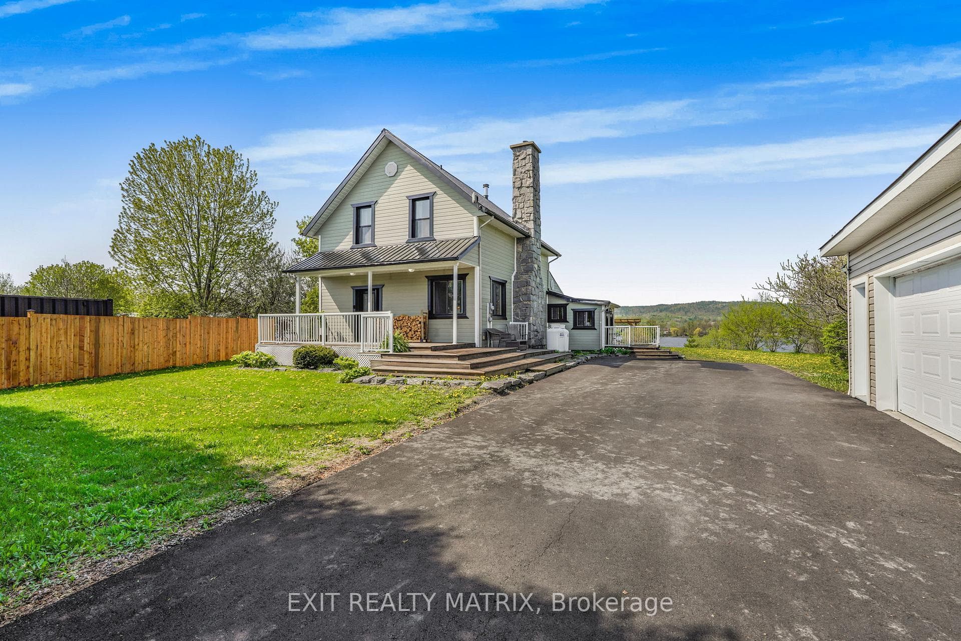 1871 Lajoie Street, Alfred and Plantagenet