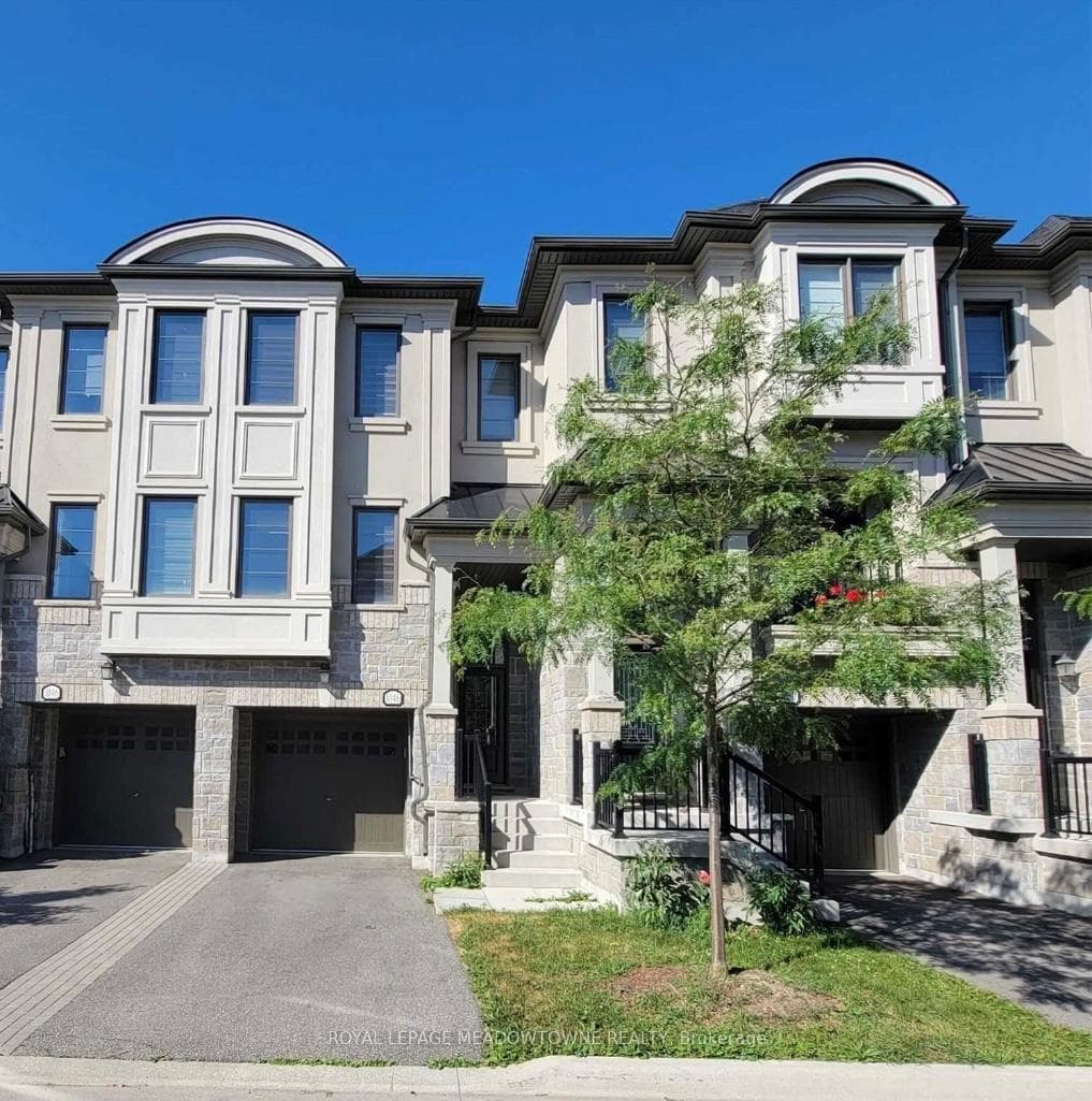 1048 Beach Comber Road, Mississauga, ON L5B 0B1 - Photo 1