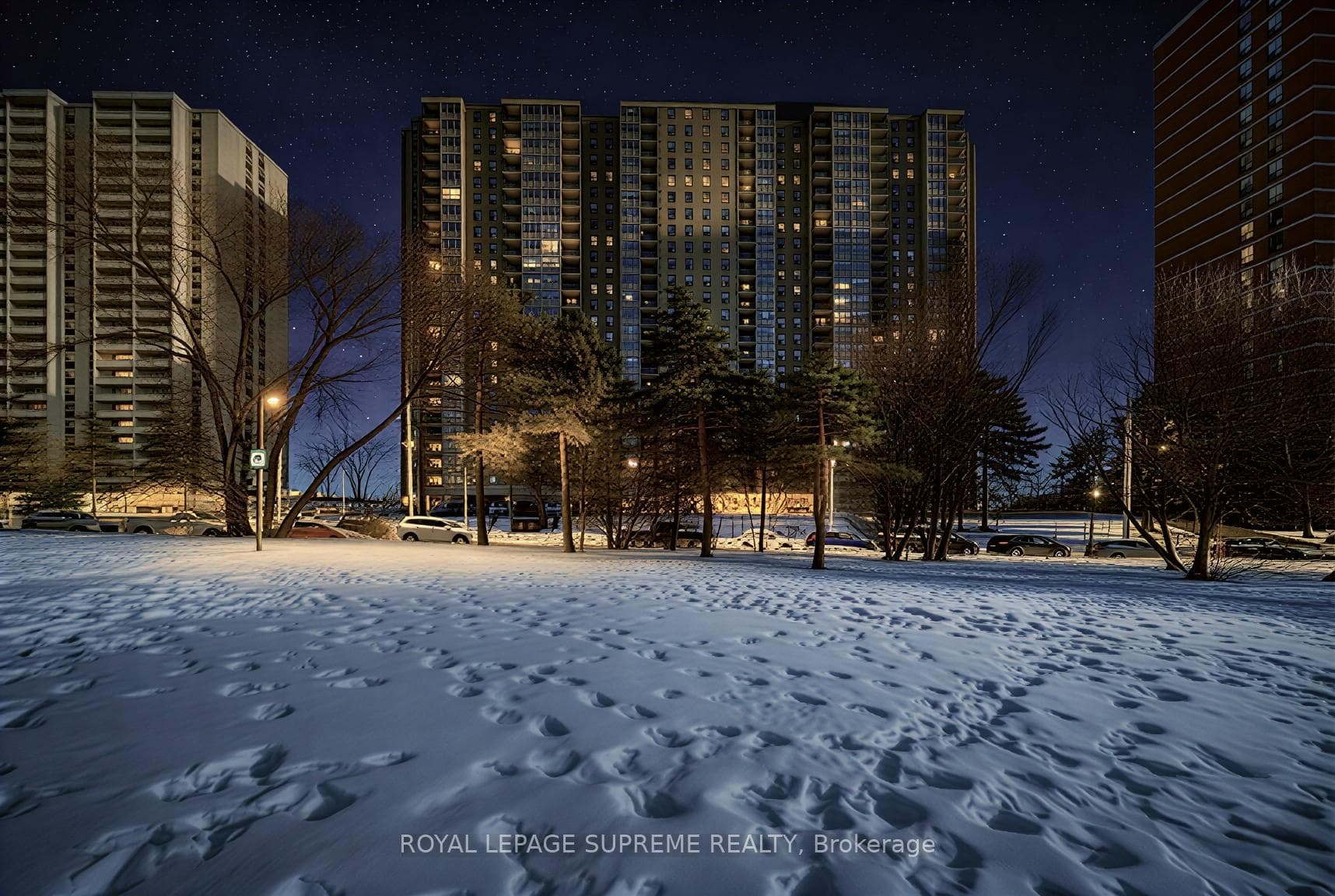 75 Emmett Avenue Unit 910, York / Weston, ON M6M 5A7 - Photo 1