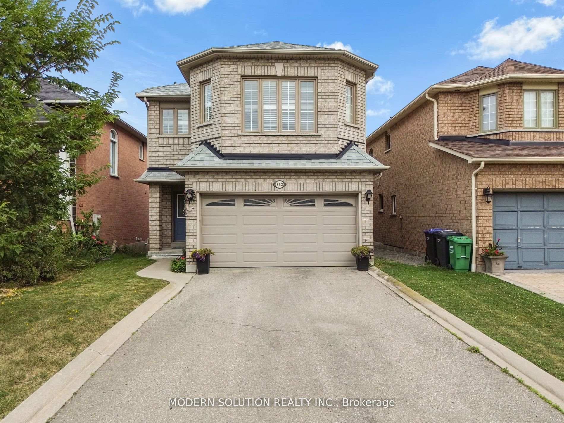 552 Wildgrass Road, Mississauga, ON L5B 4H7 - Photo 1