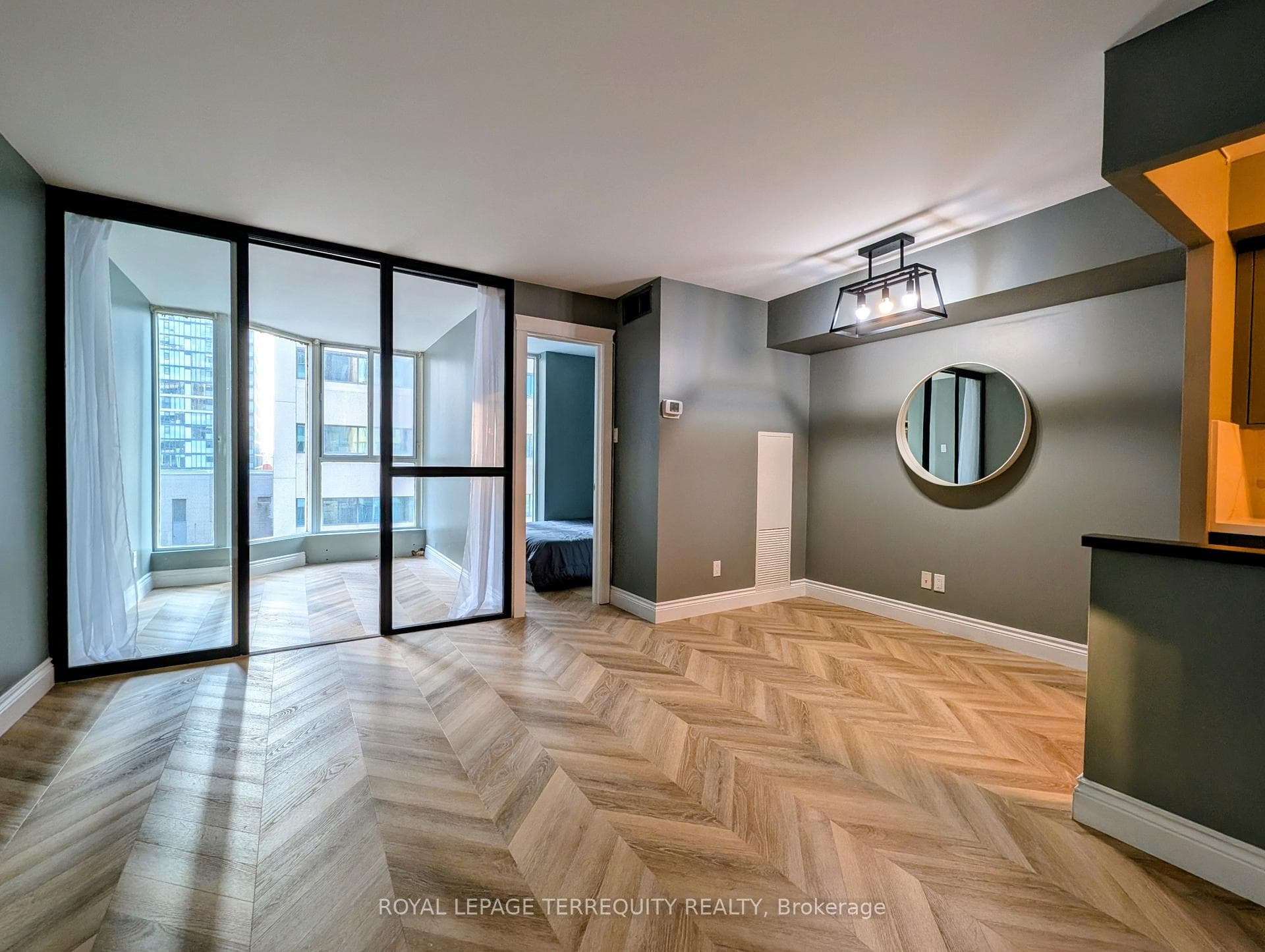 55 Centre Avenue Unit 1404, Downtown Toronto / Waterfront, ON M5G 2H5 - Photo 1