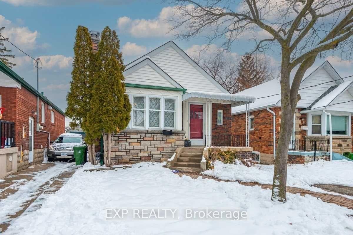 11 Fairside Avenue, Danforth / East York, ON M4C 3G8 - Photo 1