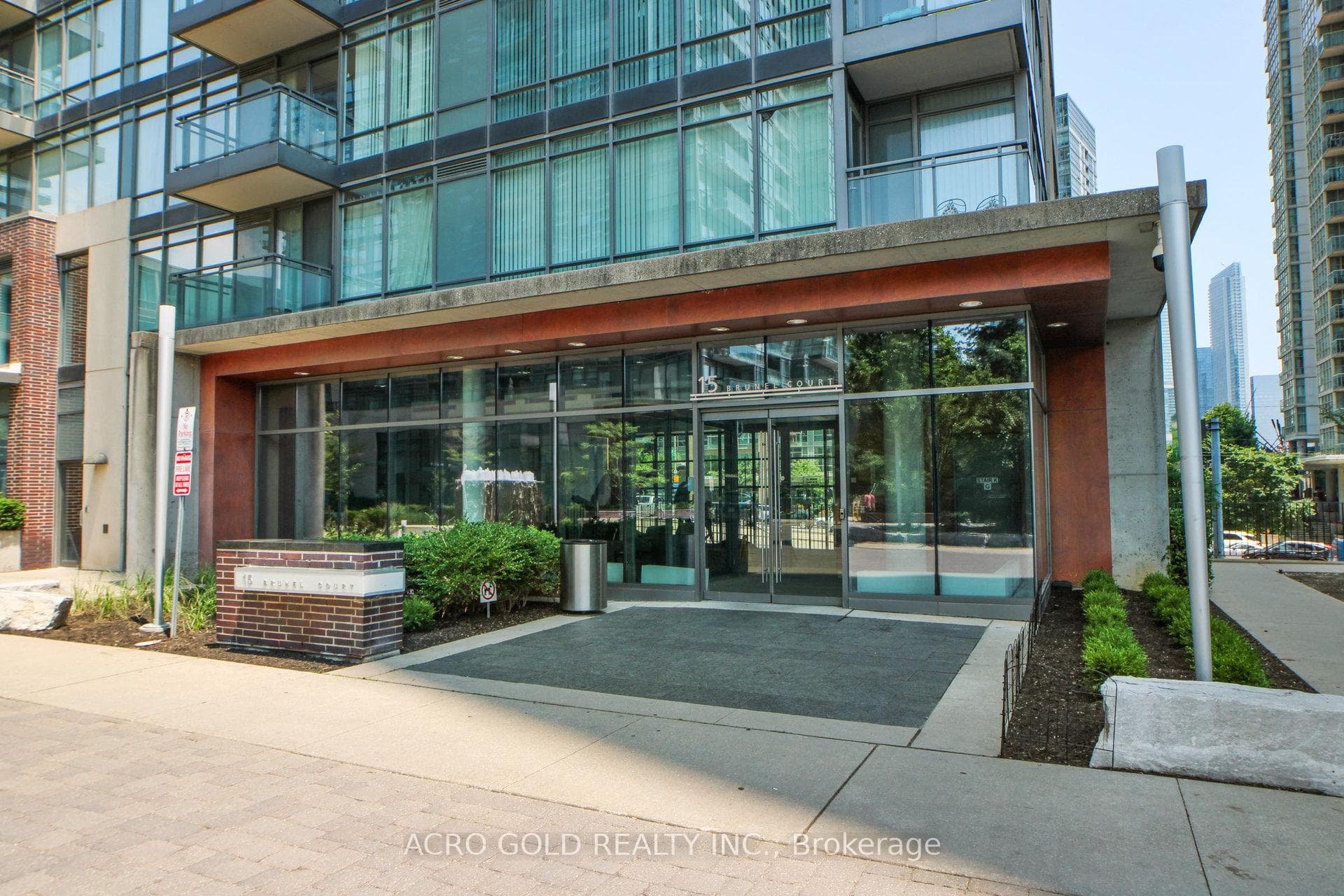 15 Brunel Court Unit 711, Toronto C01