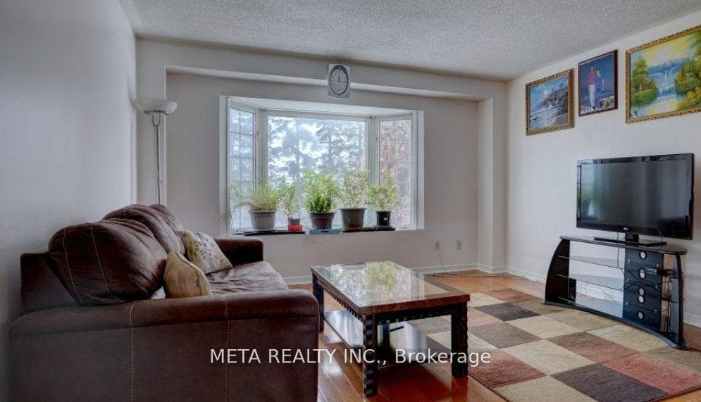 57 Hobson Avenue, Don Mills / Parkwoods / Victoria Village, ON M4A 2X7 - Photo 1