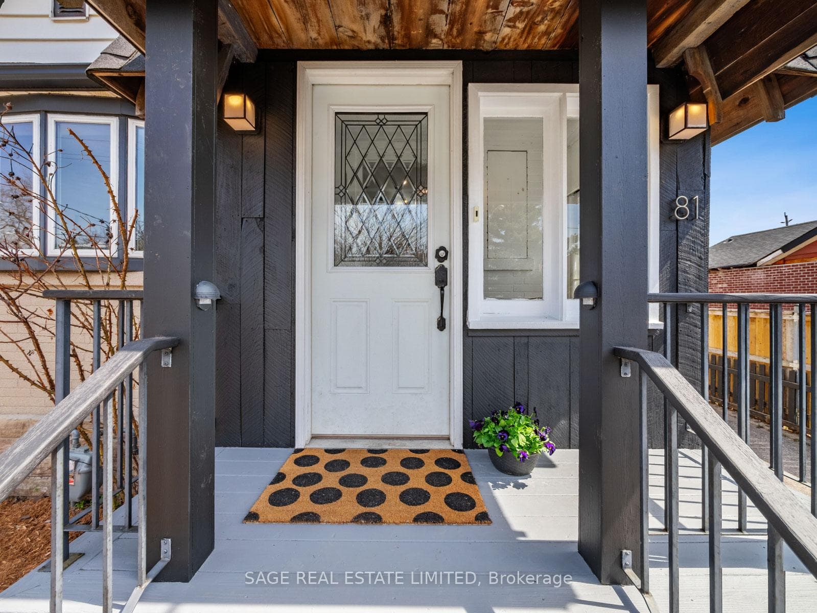 81 McIntosh Street, Birch Cliff / Cliffside