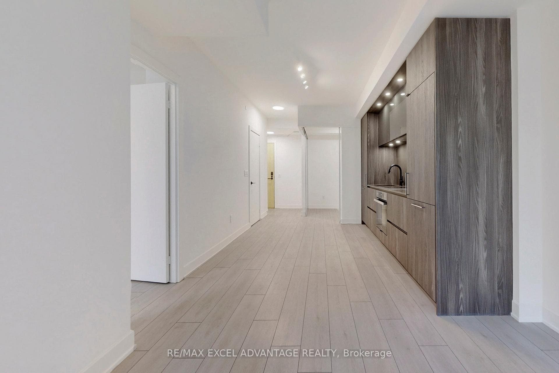 15 Mercer Street Unit 417, Toronto C01