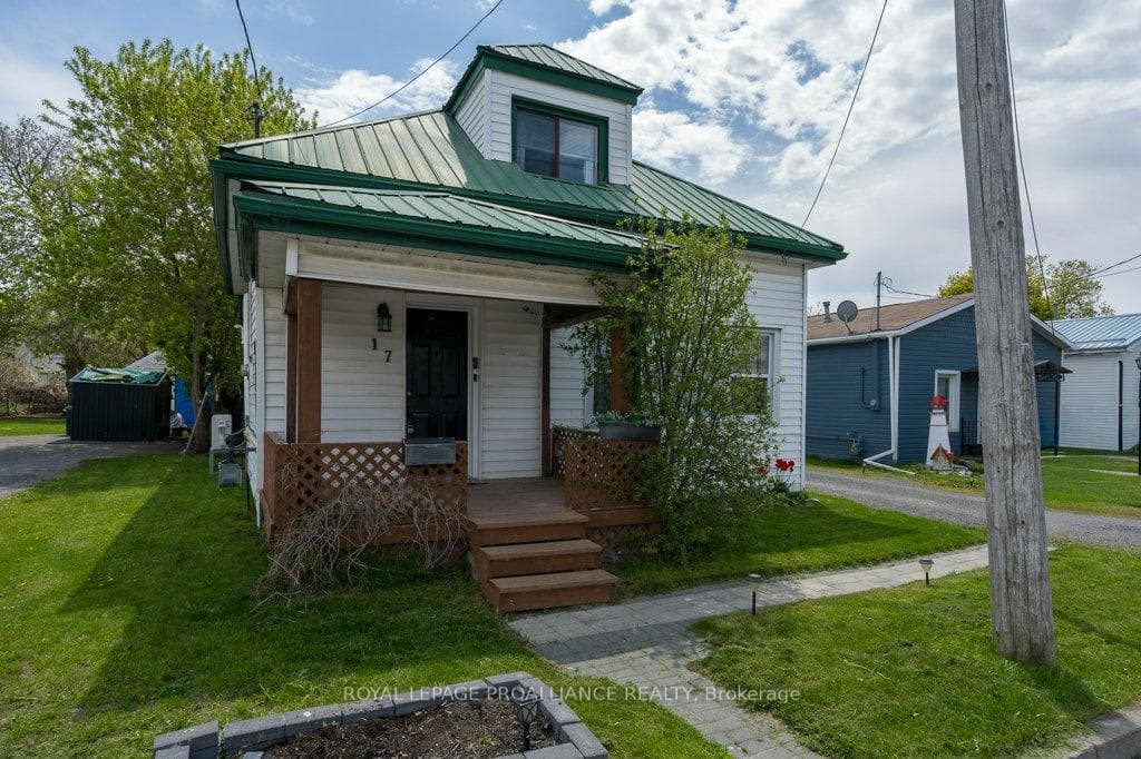 17 Meyers Street, Quinte West, ON K8V 1W5 - Photo 1