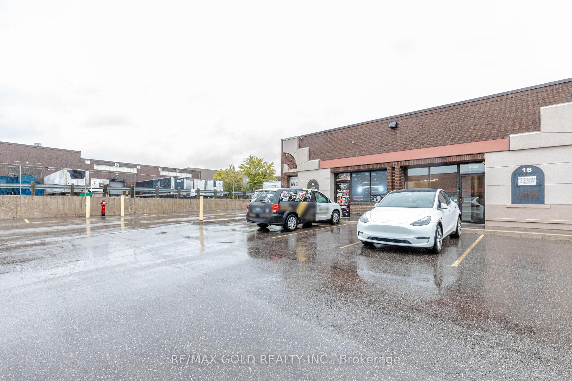 5484 Tomken Road Unit 16, Mississauga, ON L4W 2Z6 - Photo 1