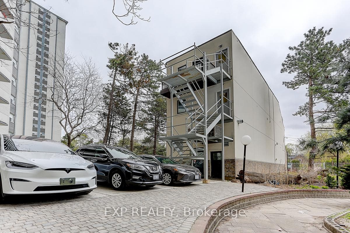 600 Parliament Street, Regent Park / Cabbagetown / St. James Town, ON M4X 1R2 - Photo 1