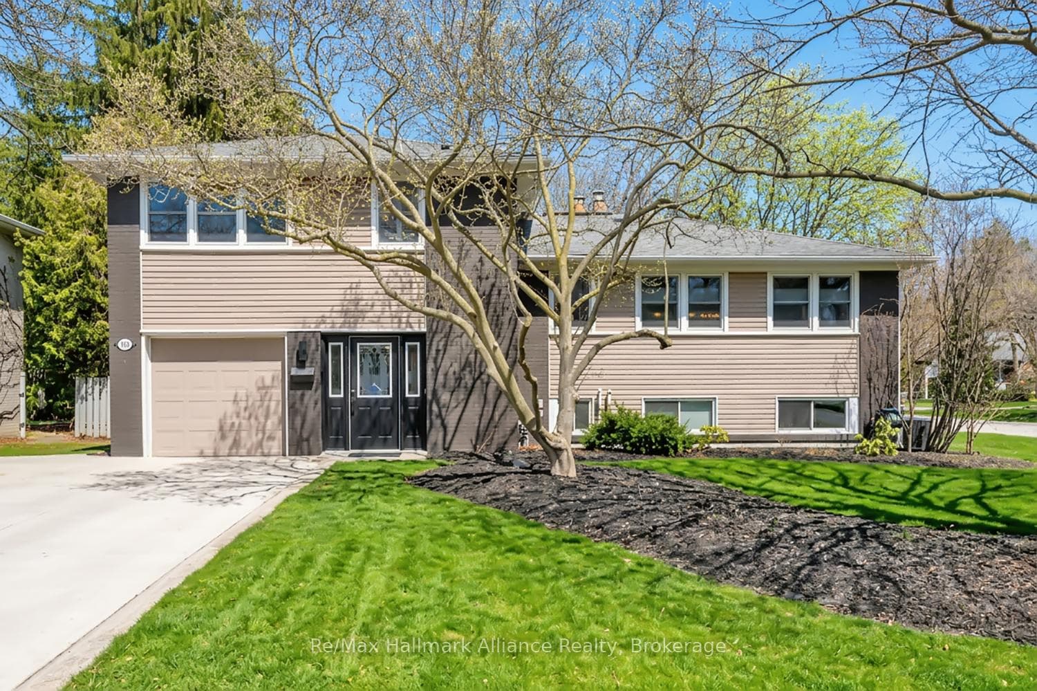 183 Westminster Drive, Oakville, ON L6L 4H8 - Photo 1