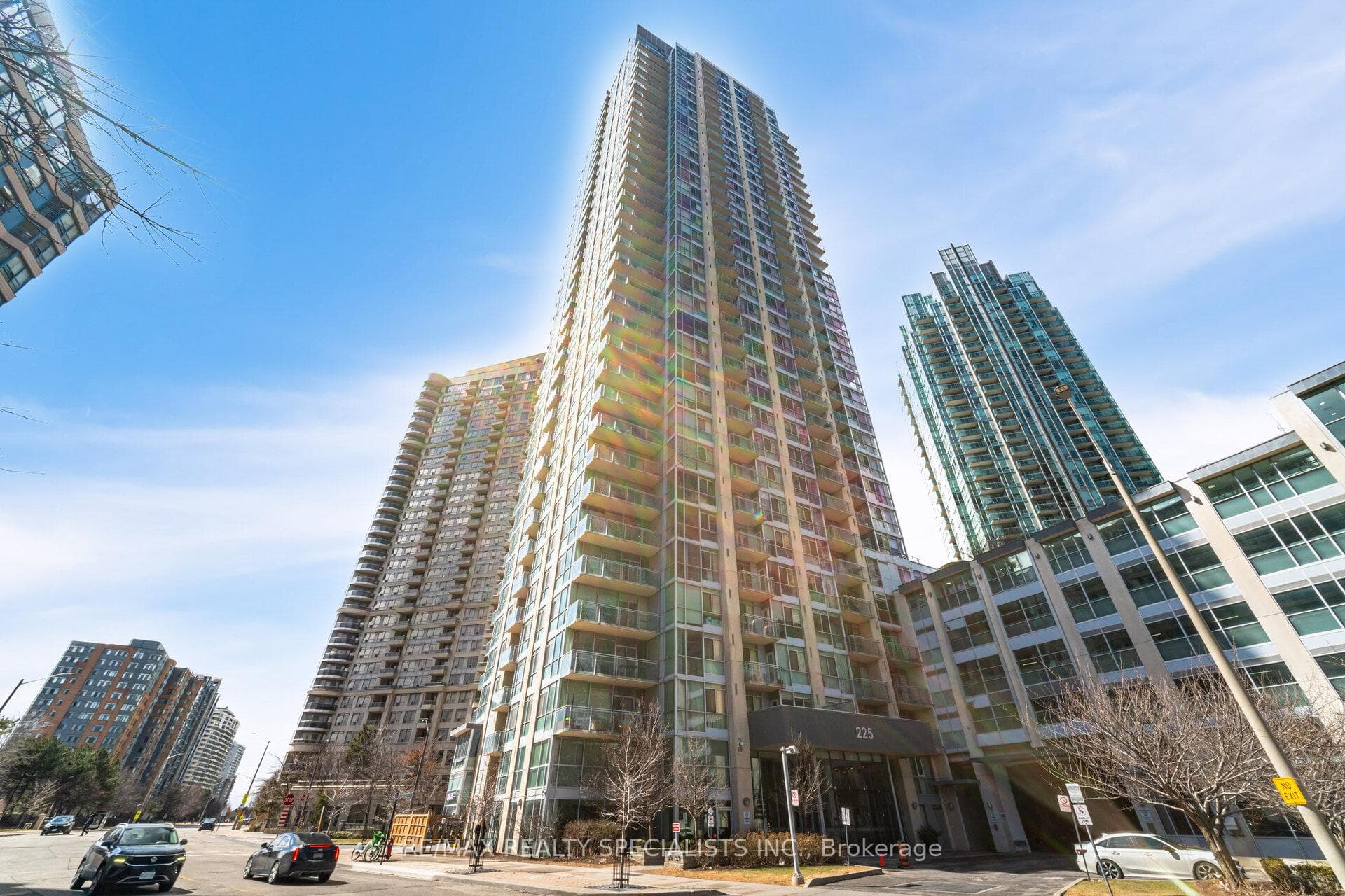 225 Webb Drive Unit 402, Mississauga, ON L5B 4P2 - Photo 1