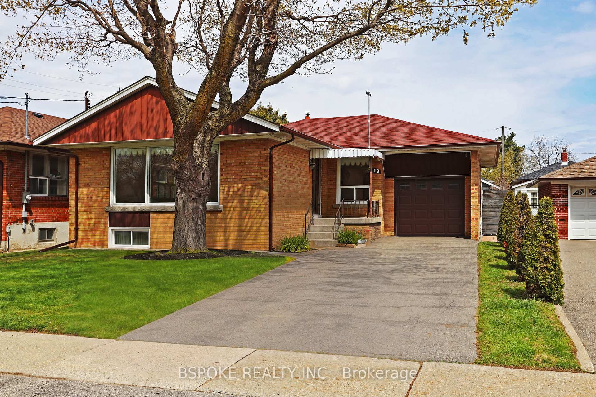 19 Nordin Avenue, Etobicoke (Islington / Rexdale), ON M8Z 2A9 - Photo 1