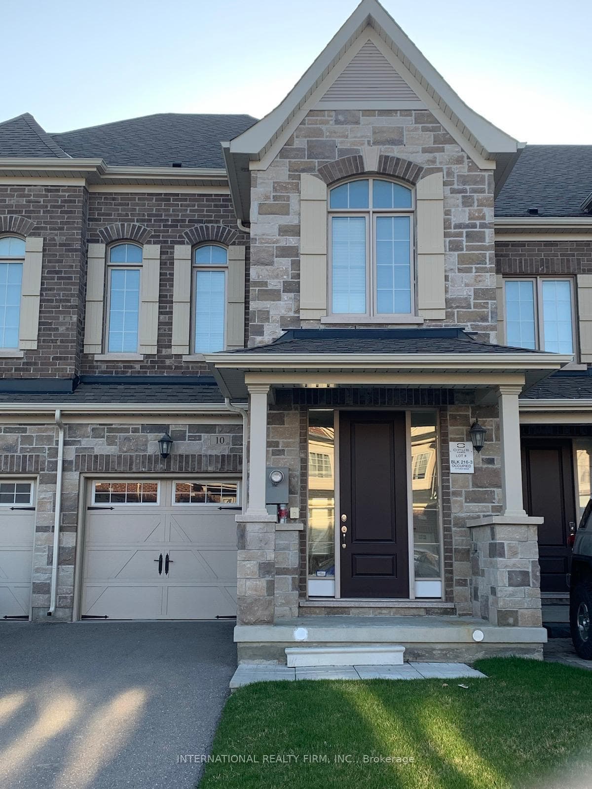 10 Folliot Street, Aurora, ON L4G 0W1 - Photo 1