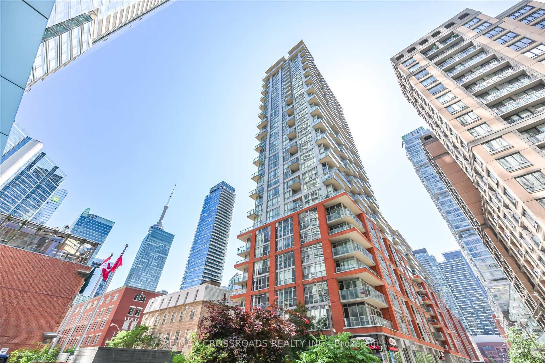 126 Simcoe Street Unit 3009, Downtown Toronto / Waterfront, ON M5H 4E6 - Photo 1