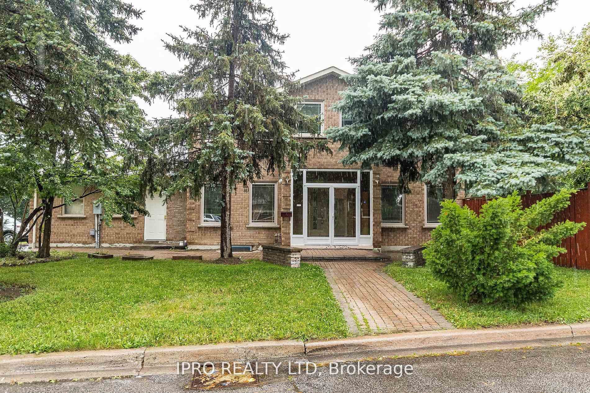 2 Butlers Court, Brampton, ON L6Y 3T9 - Photo 1