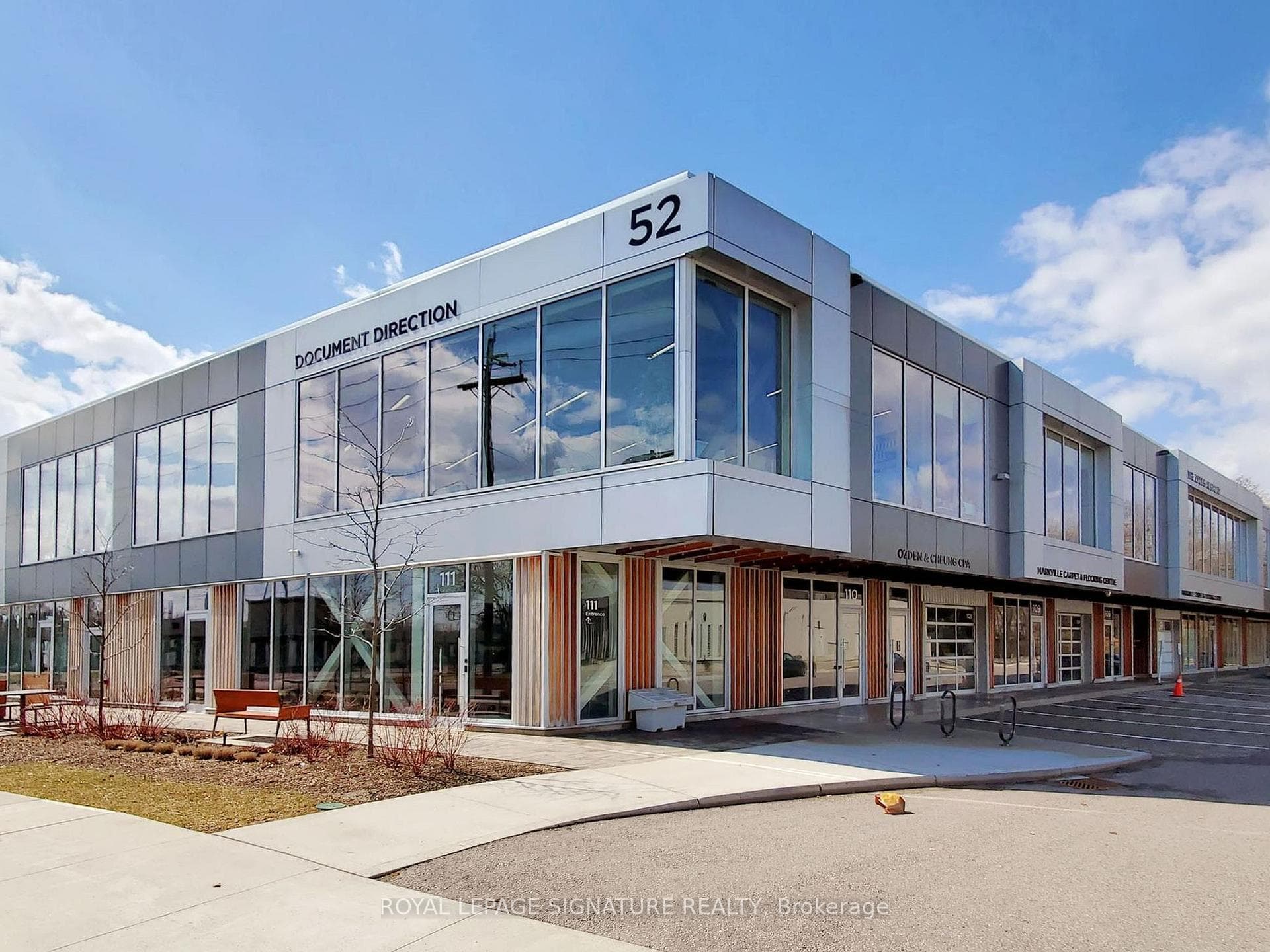 52 Scarsdale Road Unit 207, Don Mills / Parkwoods / Victoria Village, ON M3B 2R7 - Photo 1