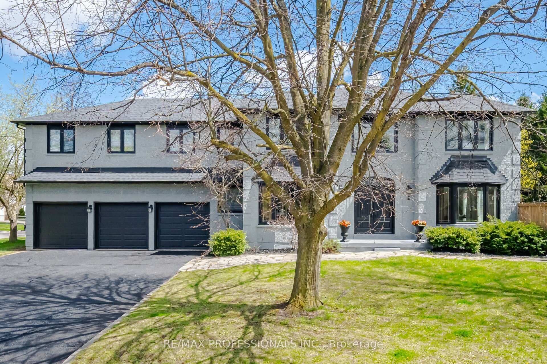 2 Enchanted Court, Brampton, ON L6Z 3M9 - Photo 1