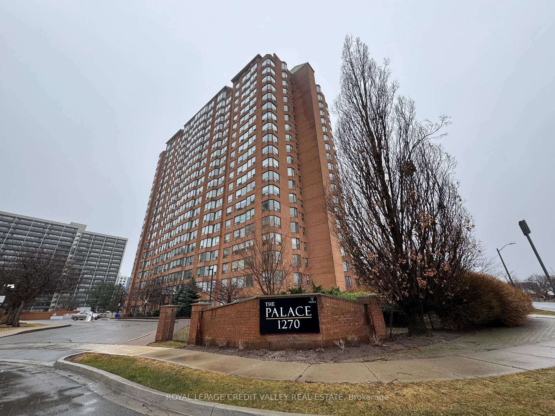 1270 MAPLE CROSSING Boulevard Unit 704, Burlington, ON L7S 2J3 - Photo 1